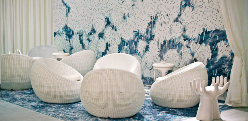 01141001.1-hi-connect-splash-cloudburst-nature-water-blue-wall-floor-bar-lounge-mosaic_artaic blogimage